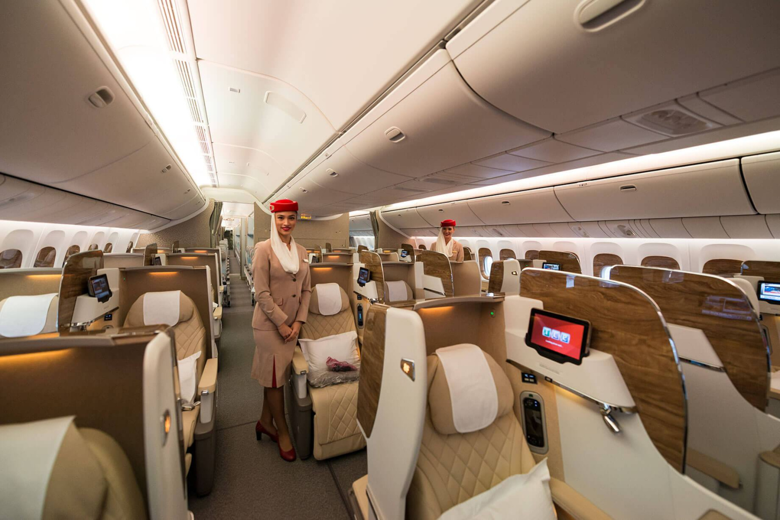 Emirates business class flight travel tips